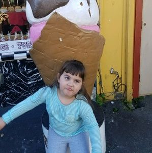 Meet your Posher, Eva